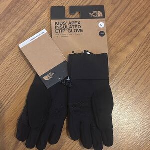 The North Face Kids' Black Apex Insulated Gloves
